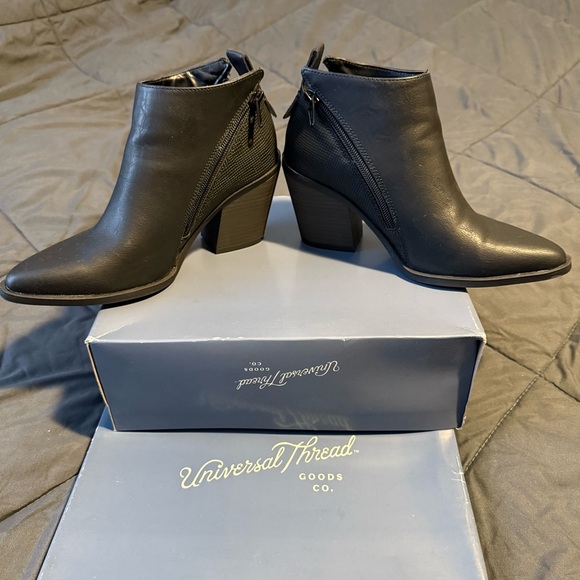 Black Boots - Picture 2 of 6